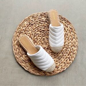 BAMBOO Phuket-23 White Quilted Slip-On Espadrille Mules size 7.5